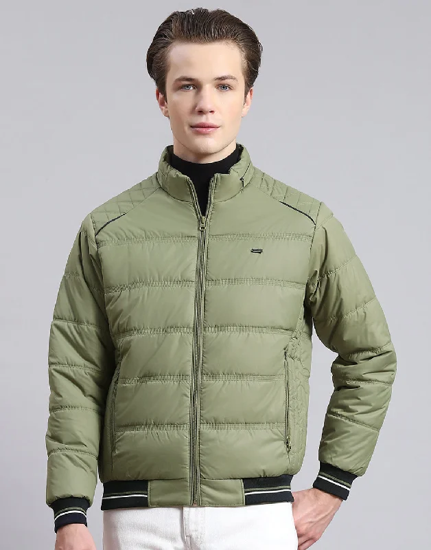 Men's pre-shrunk streetwear jacket-Men Green Solid Stand Collar Full Sleeve Jacket