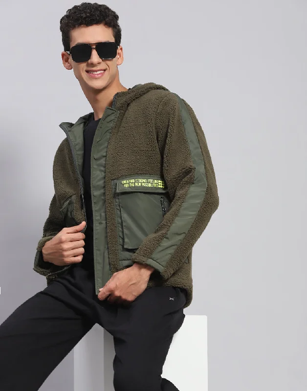 Men's relaxed fit coat-Men Olive Solid Hooded Full Sleeve Jacket