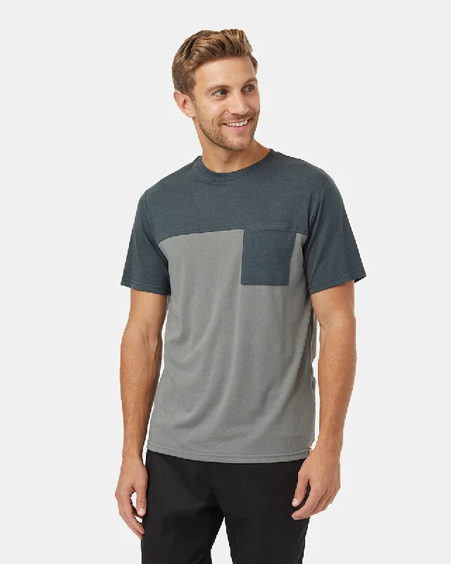 Men's sporty workout t-shirt-Blocked Pocket T-Shirt