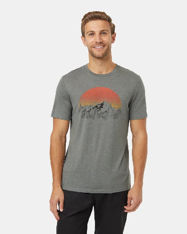 Men's active casual t-shirt-Vintage Sunset T-Shirt