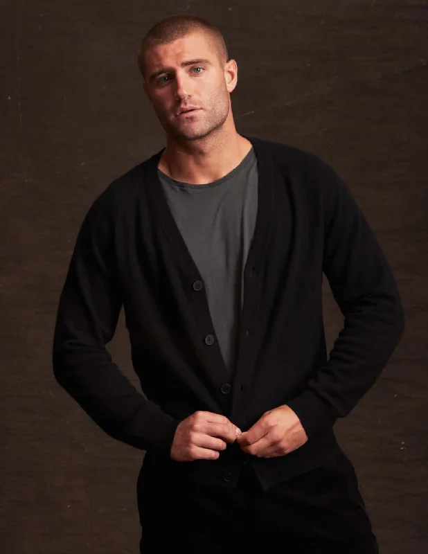 Men's adventure knitwear-Cashmere Cardigan In Black