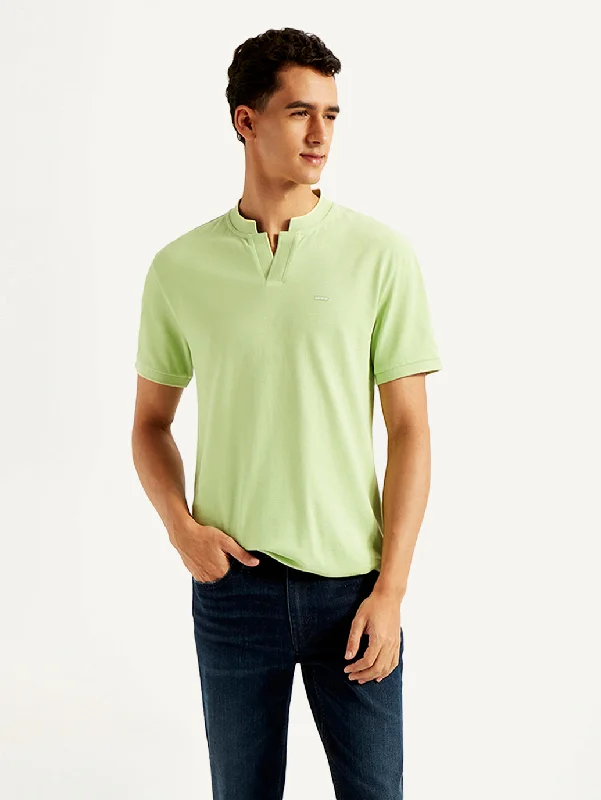 Men's modern athletic t-shirt-Men's Solid Slim Fit Polo T-shirt