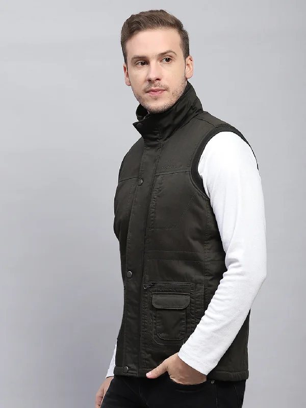 Men's eco-friendly outdoor jacket-Men Olive Solid Collar Sleeveless Jacket