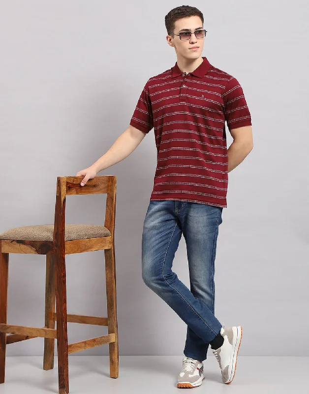 Men's tech fabric gym t-shirt-Men Maroon Stripe Polo Collar Half Sleeve T-Shirt