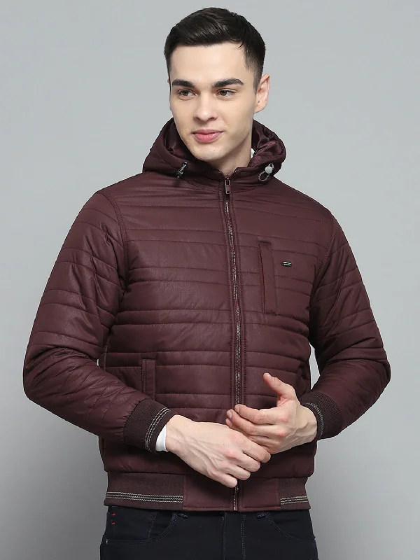 Men's breathable puffer jacket-Men Maroon Solid Hooded Full Sleeve Jacket