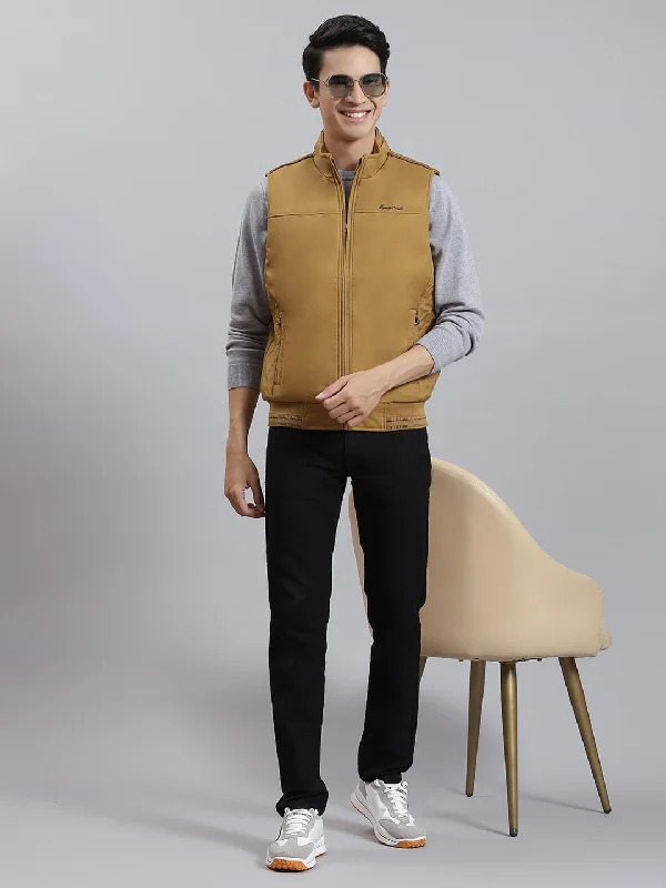 Men's tech-inspired parka-Men Mustard Solid Stand Collar Sleeveless Jackets